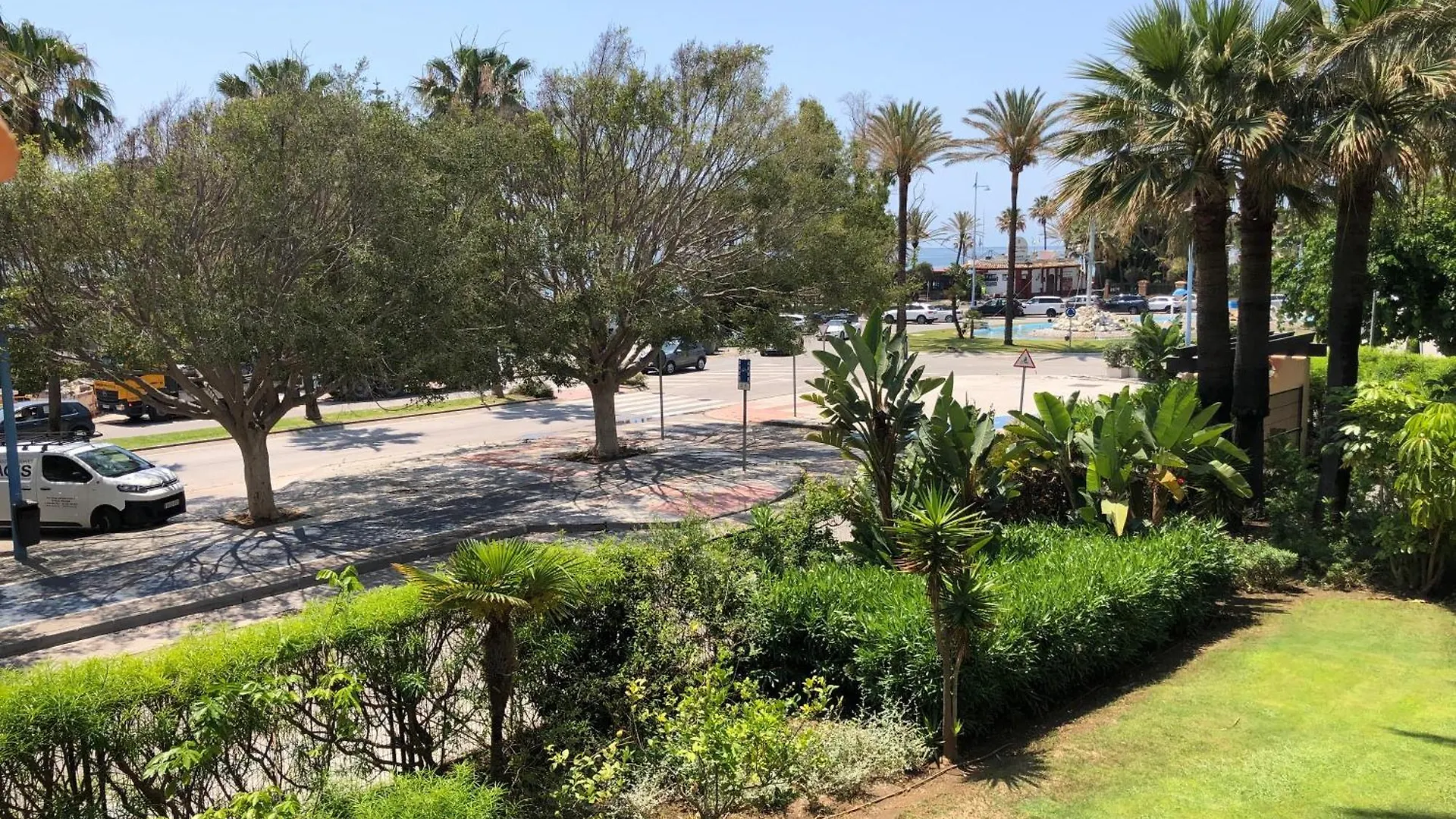1138: Front Line 2 Bed Apt At San Pedro Beach ماربيا