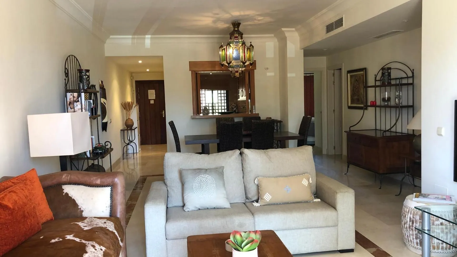 1138: Front Line 2 Bed Apt At San Pedro Beach ماربيا شقة